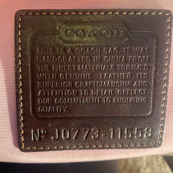 Coach Classic - Picture 2 of 11